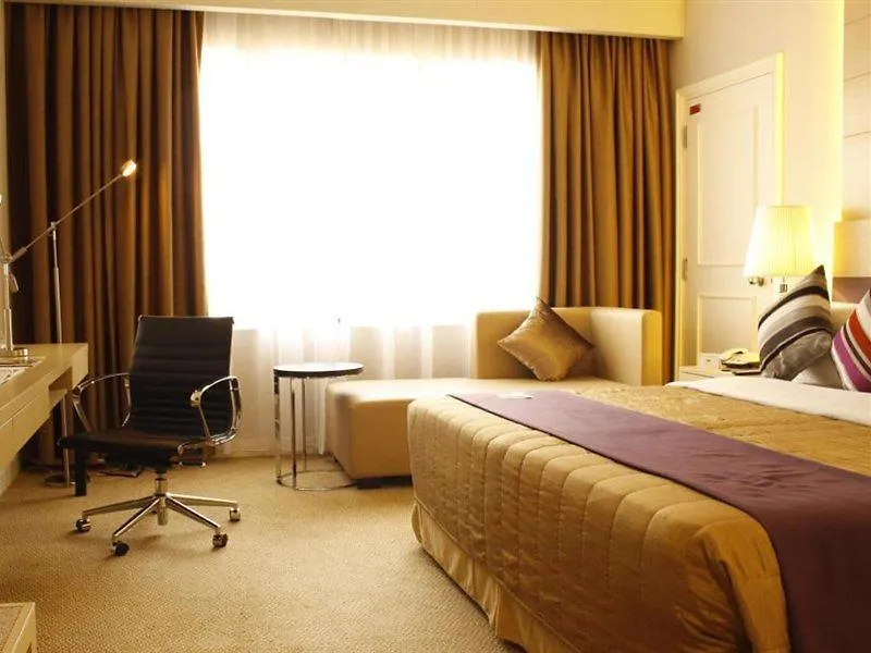 מלון קואלה לומפור Royale Chulan Bukit Bintang 4*,