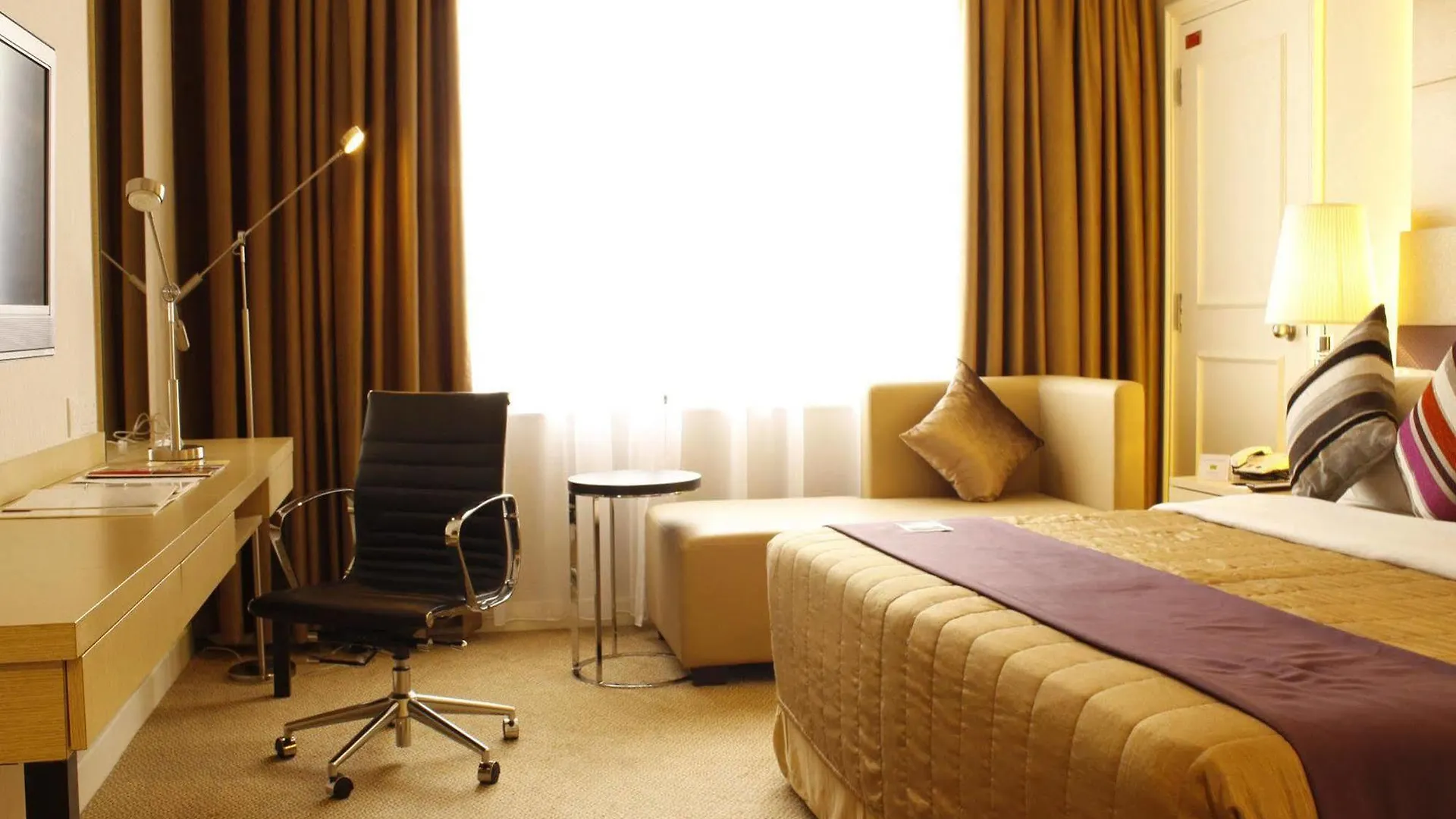 ****  מלון קואלה לומפור Royale Chulan Bukit Bintang מלזיה