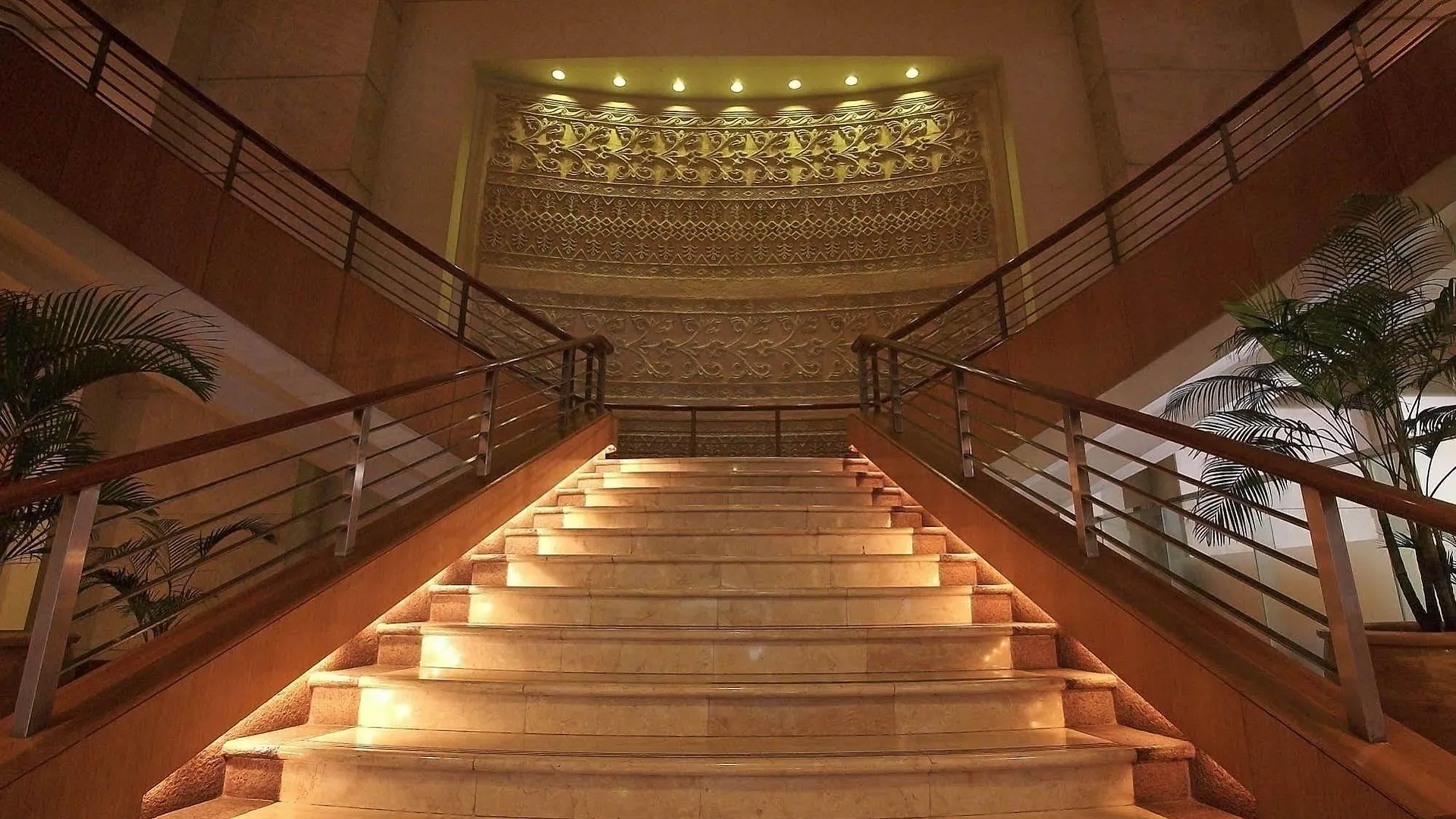 ****  מלון קואלה לומפור Royale Chulan Bukit Bintang מלזיה